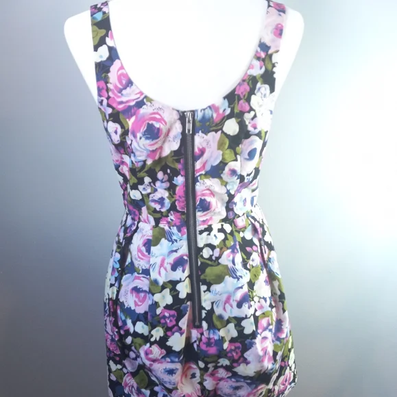 H & M - Picture 2 of 8